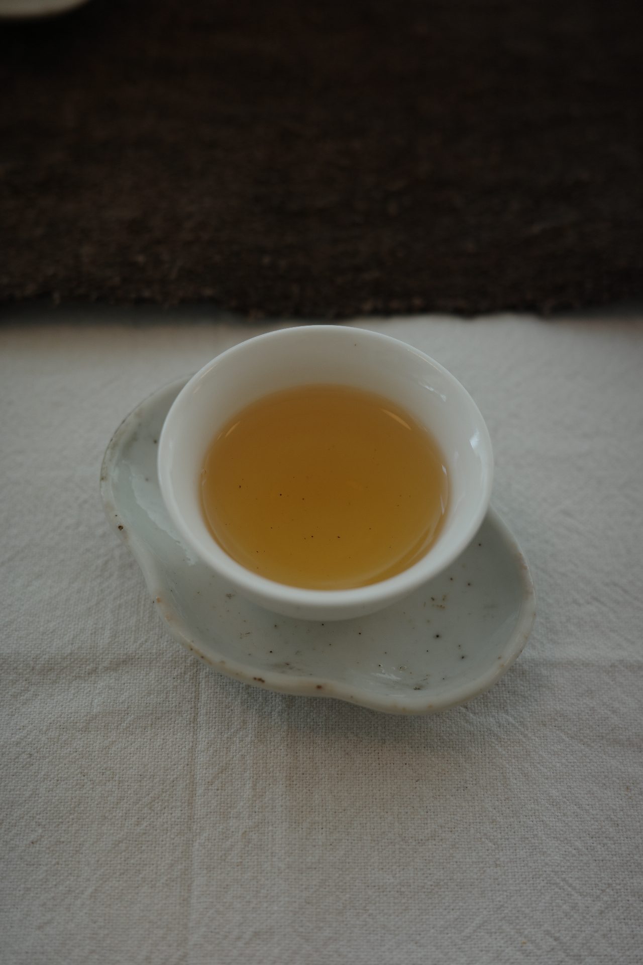 白茶・3杯目、色味も味も1番濃く、ほのかな渋み。